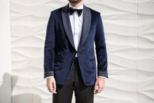 Cargar imagen en el visor de la galería, ALFIE Sapphire Velvet 1 Button Shawl Dinner Jacket